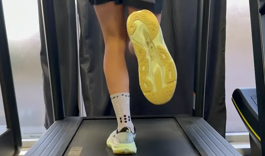 Séance de préparation trail à Rodez sur tapis de course pour un coureur